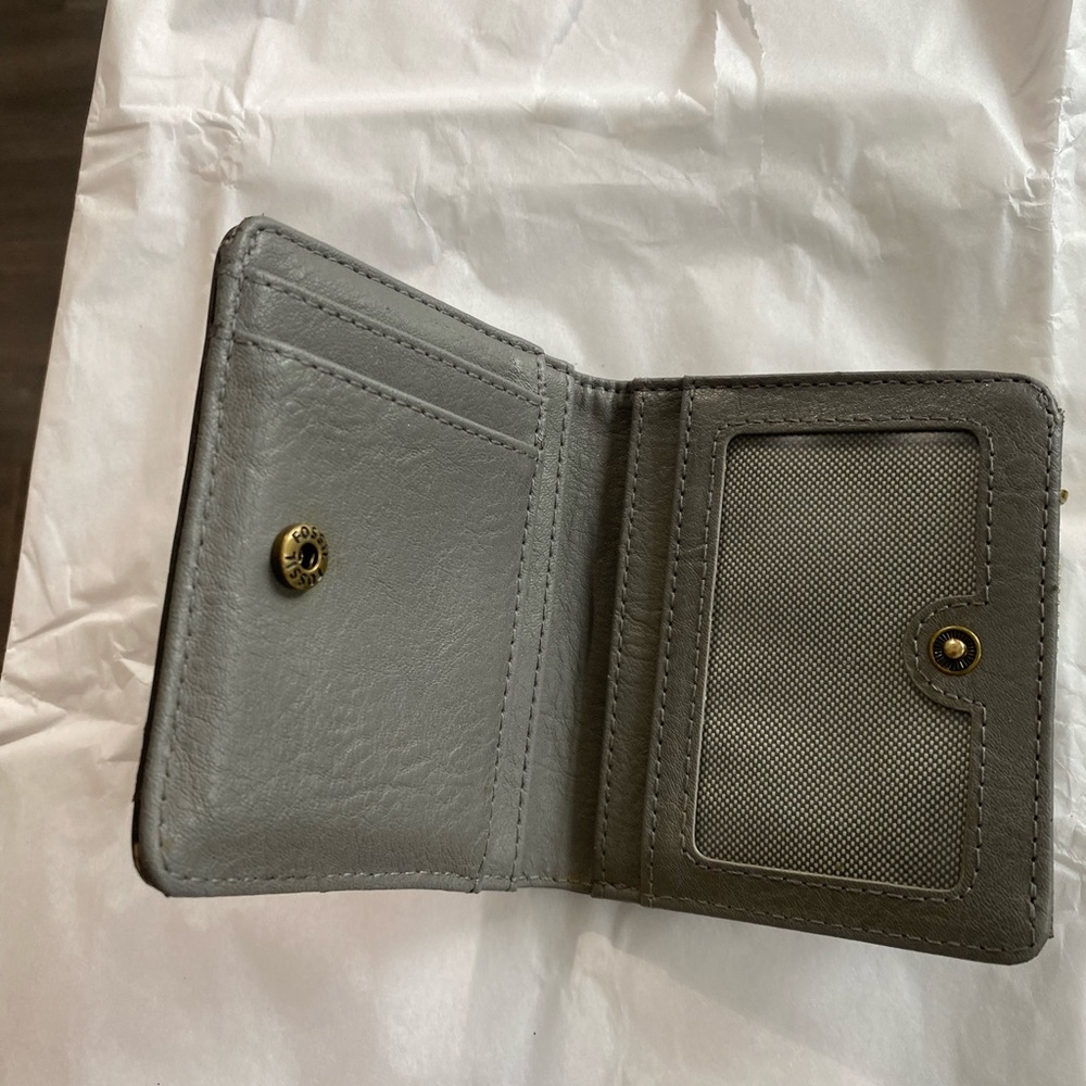Fossil wallet Excellent condition Genuine cowhide leather